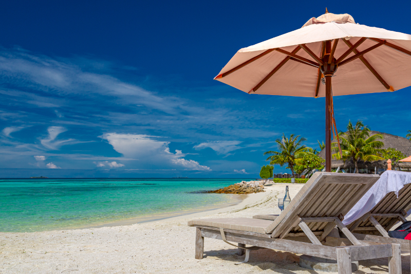 Why is Bahamas a good place to form a company?